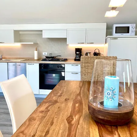 Abies Di Appartement Dongo